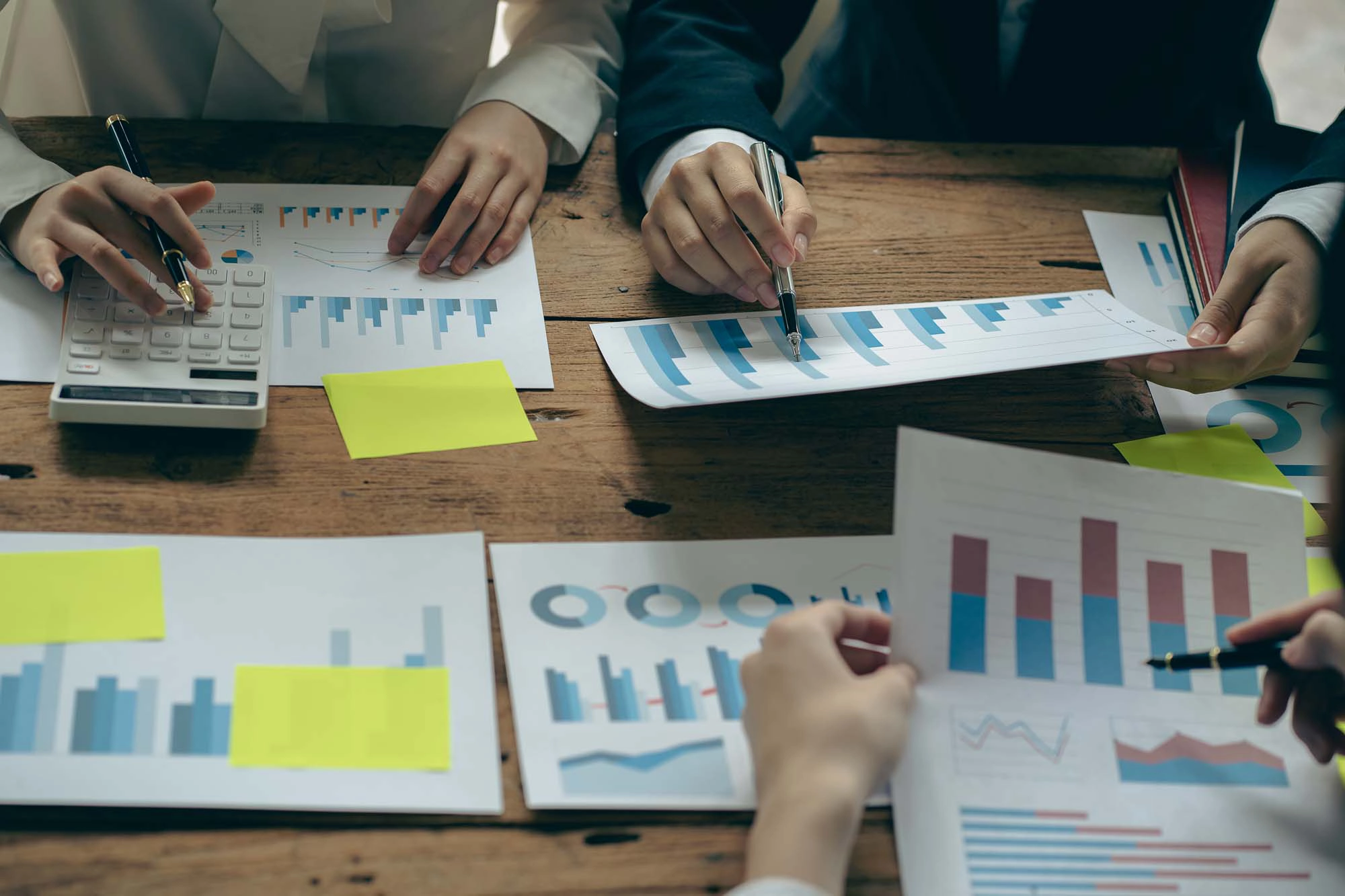 Market research service: Find new product opportunities, expand globally, understand target audience, detailed reports on industry trends, competition, and consumer behavior. Make informed decisions and stay ahead.